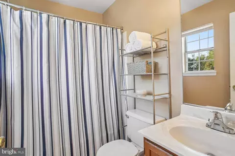 Bath - 1638 Midland Rd, Edgewater, MD 21037 photo 1 of 2