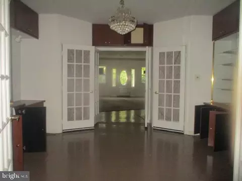 Entry Way - 22 Luke Dr, Pasadena, MD 21122 photo 2 of 5