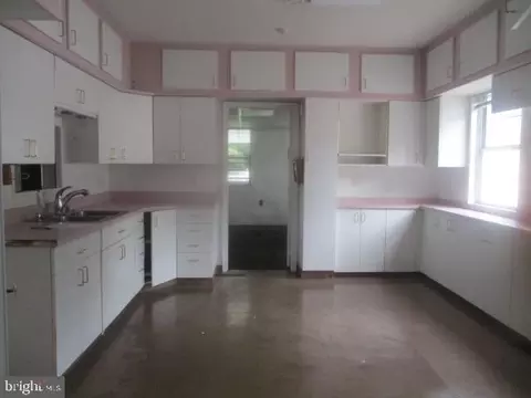 Kitchen - 22 Luke Dr, Pasadena, MD 21122 photo 1 of 1