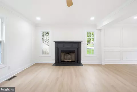 Living - 7608 Bear Forest Rd, Hanover, MD 21076 photo 4 of 6