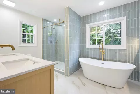 Bath - 7608 Bear Forest Rd, Hanover, MD 21076 photo 2 of 6