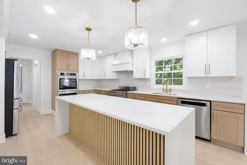 Kitchen - 7608 Bear Forest Rd, Hanover, MD 21076 photo 3 of 4