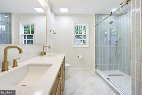 Bath - 7608 Bear Forest Rd, Hanover, MD 21076 photo 4 of 6