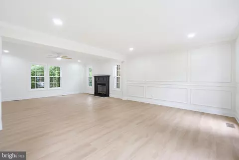 Living - 7608 Bear Forest Rd, Hanover, MD 21076 photo 2 of 6