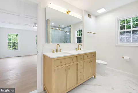 Bath - 7608 Bear Forest Rd, Hanover, MD 21076 photo 5 of 6