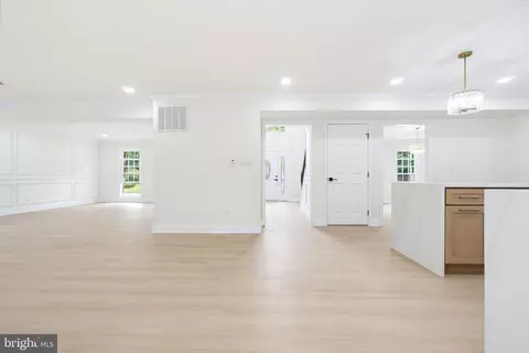 Entry Way - 7608 Bear Forest Rd, Hanover, MD 21076 photo 6 of 11