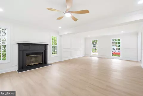 Living - 7608 Bear Forest Rd, Hanover, MD 21076 photo 3 of 6