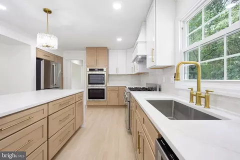 Kitchen - 7608 Bear Forest Rd, Hanover, MD 21076 photo 2 of 4