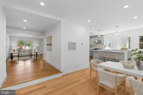 Entry Way - 400 Jefferson St, Annapolis, MD 21403 photo 2 of 3