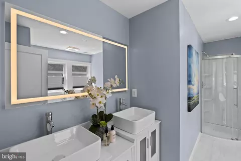 Bath - 400 Jefferson St, Annapolis, MD 21403 photo 2 of 4