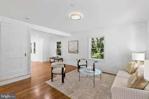 Living - 400 Jefferson St, Annapolis, MD 21403 photo 4 of 4