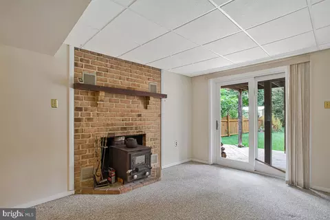 Living - 213 Georgetown, Annapolis, MD 21403 photo 1 of 1