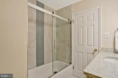 Bath - 213 Georgetown, Annapolis, MD 21403 photo 2 of 3
