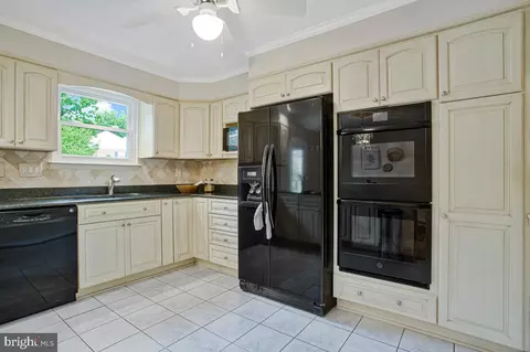 Kitchen - 213 Georgetown, Annapolis, MD 21403 photo 4 of 5