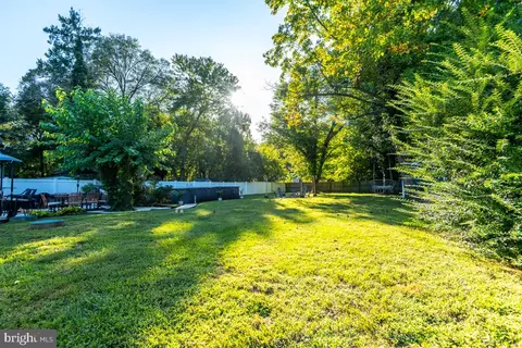 Exterior - 22 Brookfield Rd, Pasadena, MD 21122 photo 10 of 12
