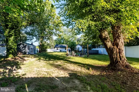 Exterior - 22 Brookfield Rd, Pasadena, MD 21122 photo 11 of 12