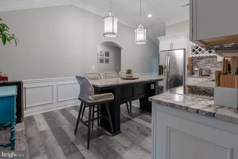 Entry Way - 22 Brookfield Rd, Pasadena, MD 21122 photo 1 of 2