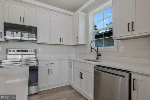 Kitchen - 416 Venton Rd, Edgewater, MD 21037 photo 3 of 3