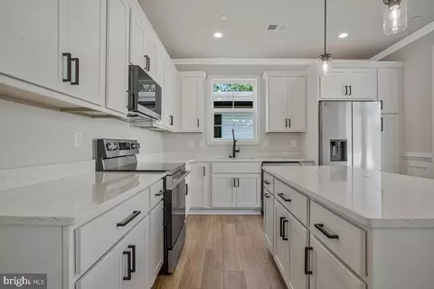 Kitchen - 416 Venton Rd, Edgewater, MD 21037 photo 2 of 3