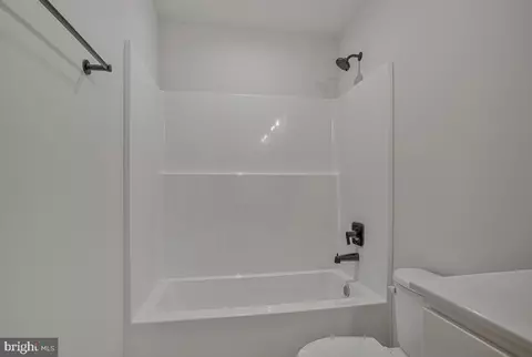 Bath - 416 Venton Rd, Edgewater, MD 21037 photo 2 of 4