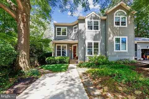 701 Monmouth Ave, Severna Park, MD 21146