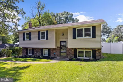 Exterior - 214 Beach Rd, Pasadena, MD 21122 photo 2 of 10