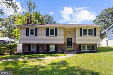 Exterior - 214 Beach Rd, Pasadena, MD 21122 photo 3 of 10