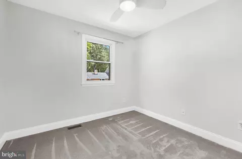 Bedroom - 214 Beach Rd, Pasadena, MD 21122 photo 1 of 4