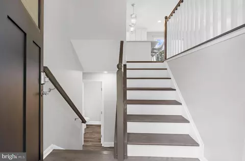 Entry Way - 214 Beach Rd, Pasadena, MD 21122 photo 1 of 1