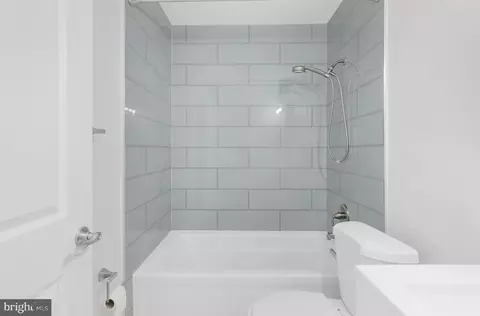 Bath - 214 Beach Rd, Pasadena, MD 21122 photo 2 of 4