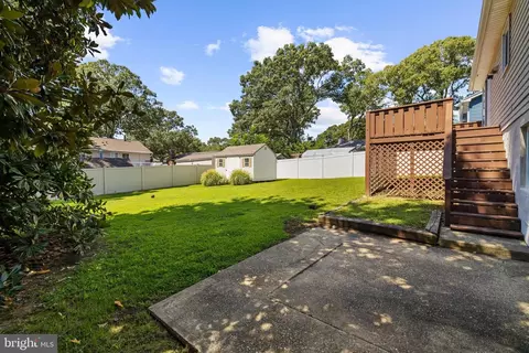 Exterior - 214 Beach Rd, Pasadena, MD 21122 photo 6 of 10