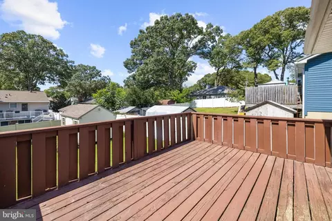 Exterior - 214 Beach Rd, Pasadena, MD 21122 photo 5 of 10