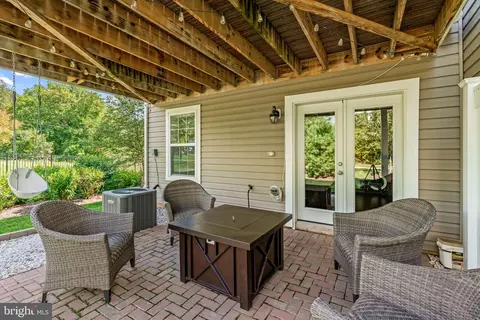 Exterior - 1008 Linden Dr, Hanover, MD 21076 photo 4 of 6
