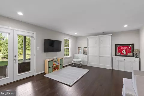 Entry Way - 1008 Linden Dr, Hanover, MD 21076 photo 7 of 7