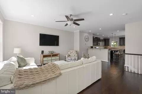 Entry Way - 1008 Linden Dr, Hanover, MD 21076 photo 2 of 7