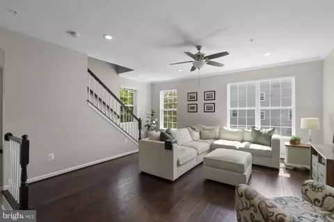Entry Way - 1008 Linden Dr, Hanover, MD 21076 photo 3 of 7
