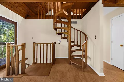 Entry Way - 8208 Edwin Raynor, Pasadena, MD 21122 photo 1 of 4