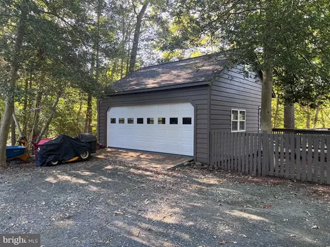 Exterior - 8208 Edwin Raynor, Pasadena, MD 21122 photo 4 of 19