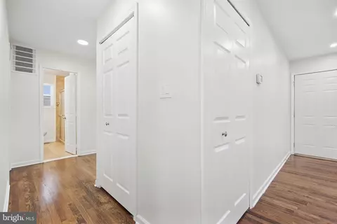 Entry Way - 328 Vale Smt S, Laurel, MD 20724 photo 9 of 12