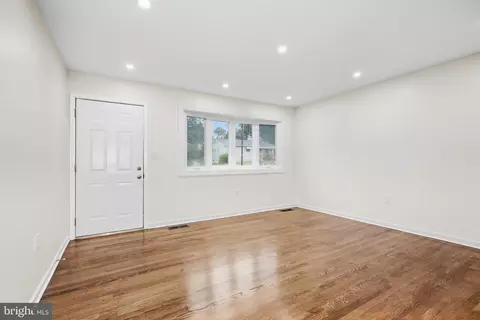 Living - 328 Vale Smt S, Laurel, MD 20724 photo 5 of 6