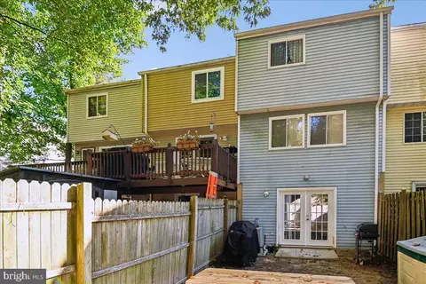 Exterior - 7920 Sutherland Ct, Pasadena, MD 21122 photo 3 of 9