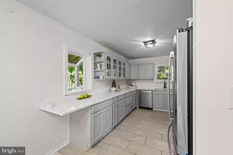 Kitchen - 876 Windsong Dr, Arnold, MD 21012 photo 2 of 3