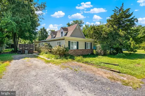 811 Cedar Ave, North Beach, MD 20714