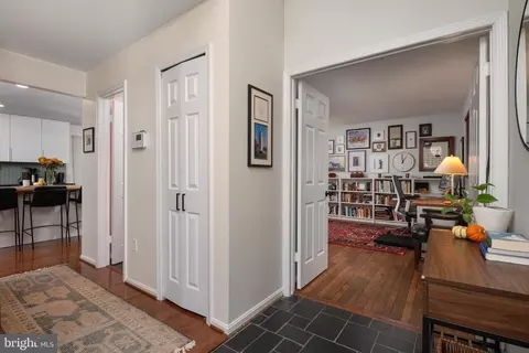 Entry Way - 237 Chatham Ln, Annapolis, MD 21403 photo 2 of 3