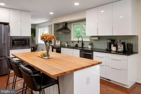 Kitchen - 237 Chatham Ln, Annapolis, MD 21403 photo 1 of 4
