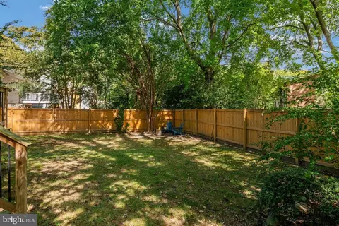 Exterior - 237 Chatham Ln, Annapolis, MD 21403 photo 11 of 12