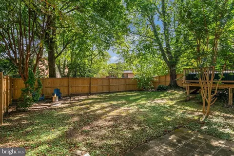 Exterior - 237 Chatham Ln, Annapolis, MD 21403 photo 7 of 12