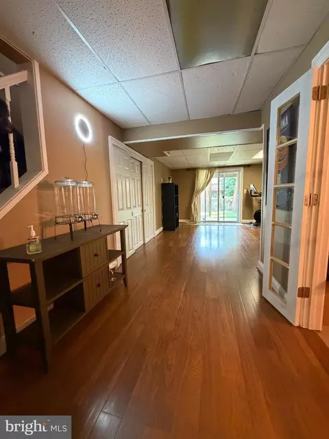 Entry Way - 321 Cool Breeze Ct, Pasadena, MD 21122 photo 3 of 4