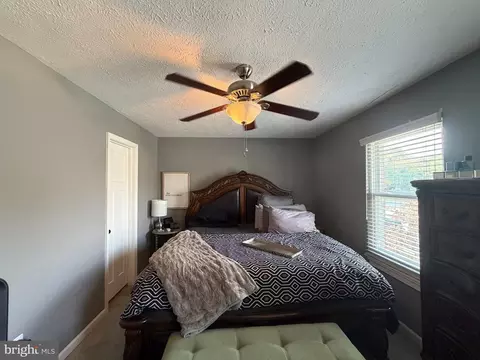 Bedroom - 321 Cool Breeze Ct, Pasadena, MD 21122 photo 2 of 3