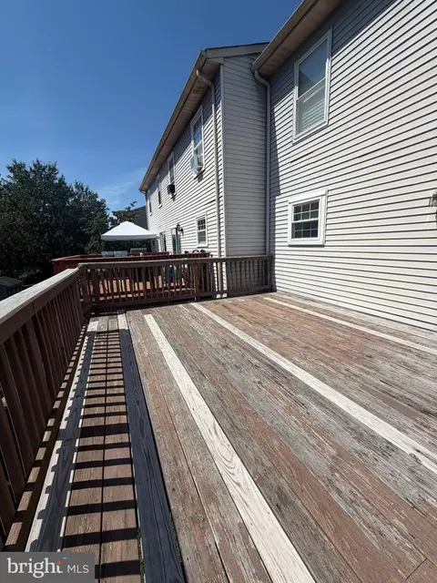 Exterior - 321 Cool Breeze Ct, Pasadena, MD 21122 photo 2 of 3